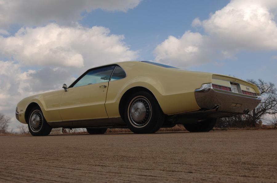  Oldsmobile Toronado 1967 года  (фото 8 из 9)